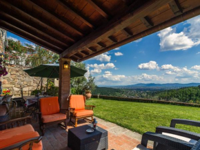 Villa with panoramic view and private garden in the countryside of Pistoia Piteccio